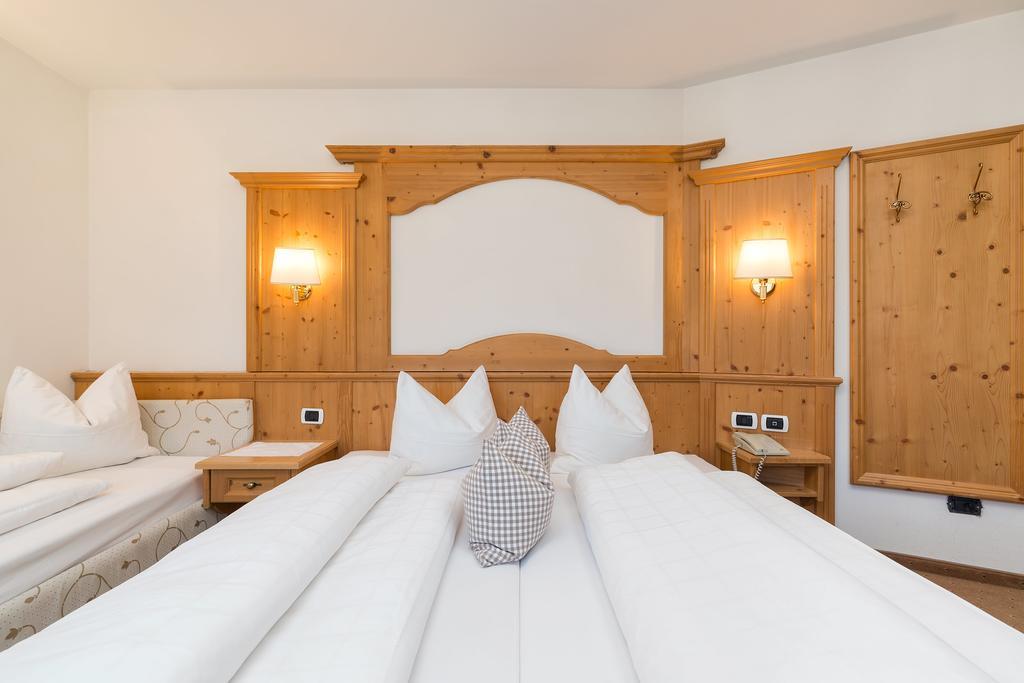 Hotel Bel Sit Corvara In Badia Luaran gambar