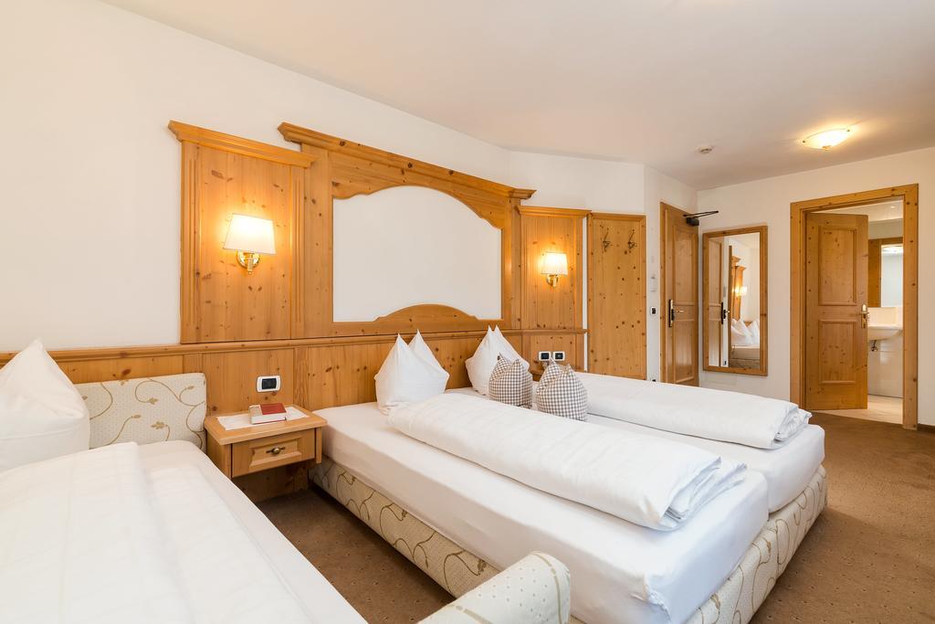 Hotel Bel Sit Corvara In Badia Luaran gambar