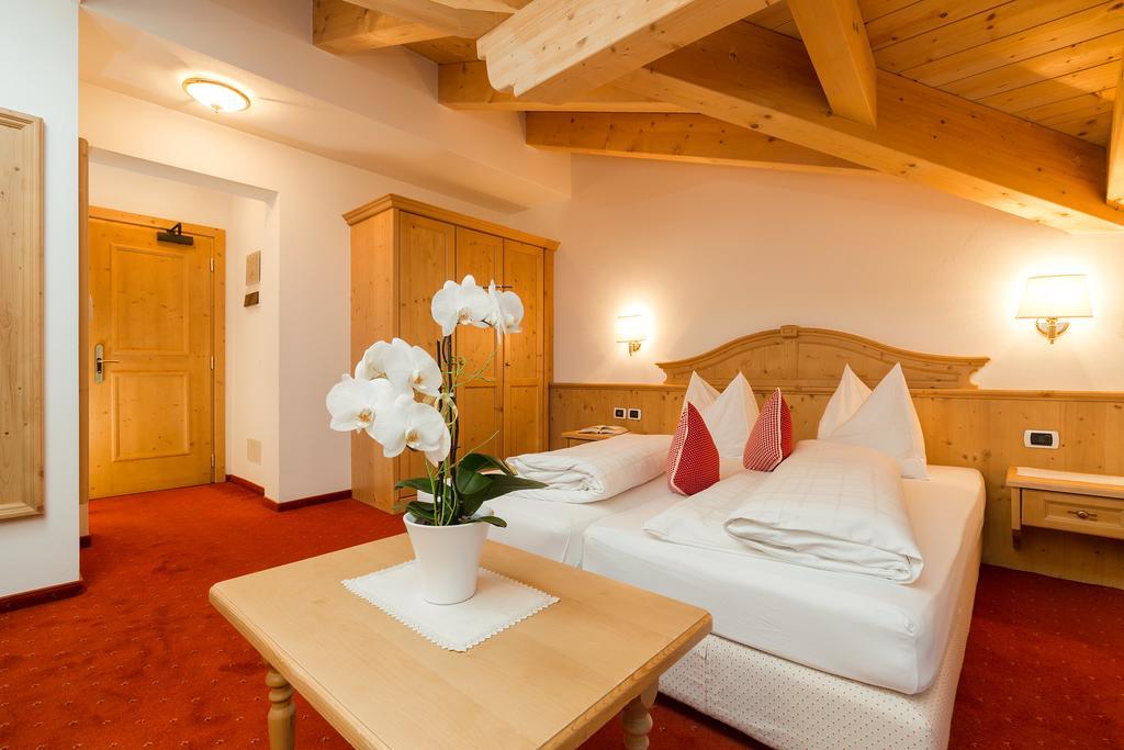 Hotel Bel Sit Corvara In Badia Luaran gambar